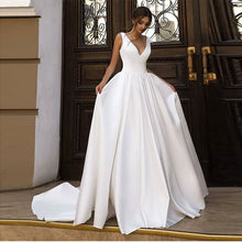 Load image into Gallery viewer, Satin Sleeveless Wedding Dress