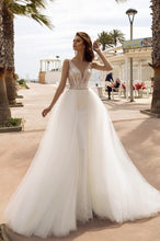 Load image into Gallery viewer, Elegant Deep V-neck Wedding Dress