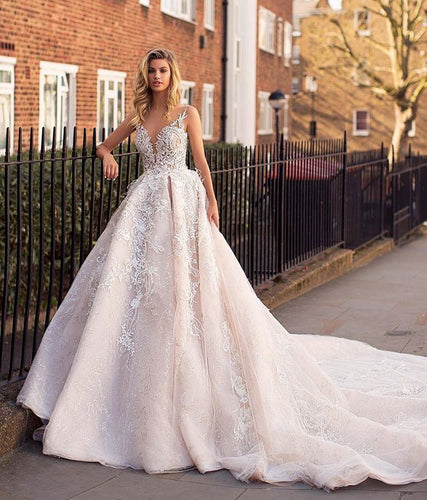 Elegant Ball Gawn Lace Wedding Dress